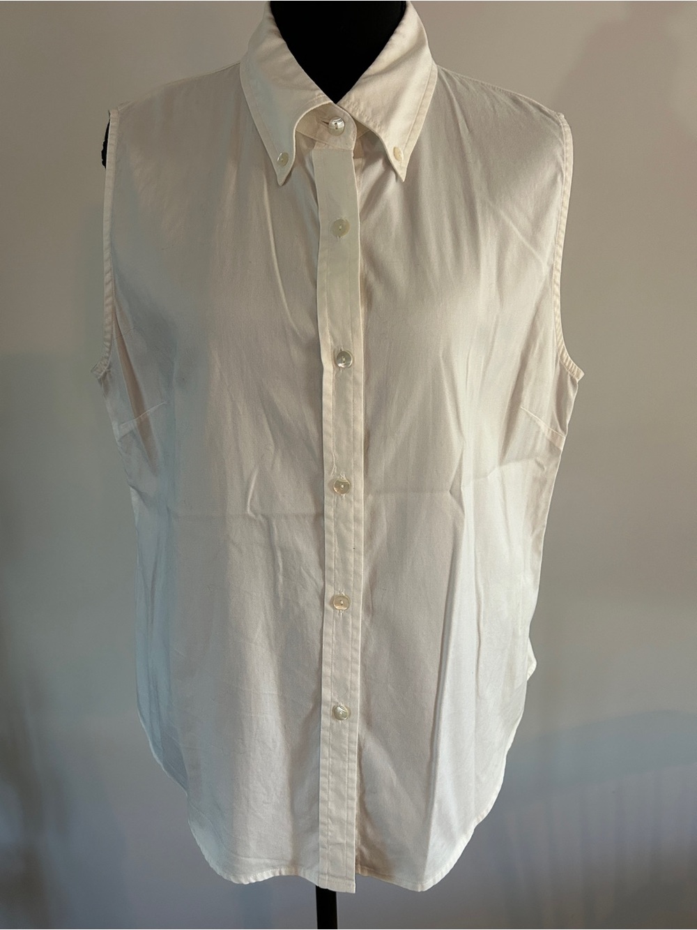 Kasper Sleeveless Button-Down Shirt - Off White